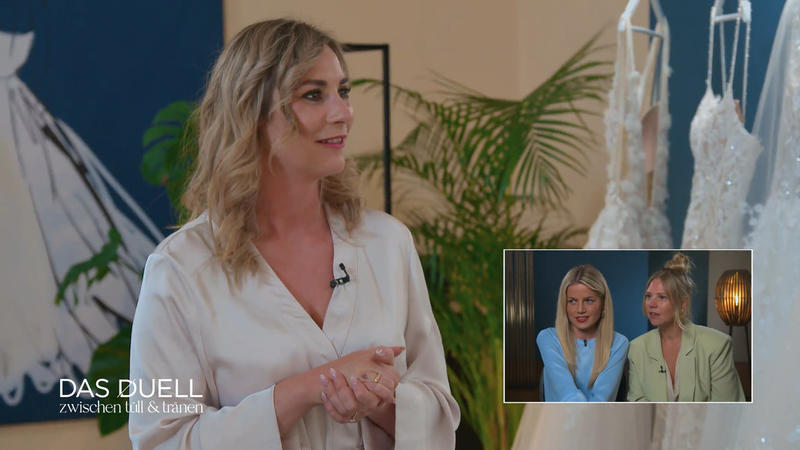 Nicht gemerkt? Elaine klärt Dana erstmal auf