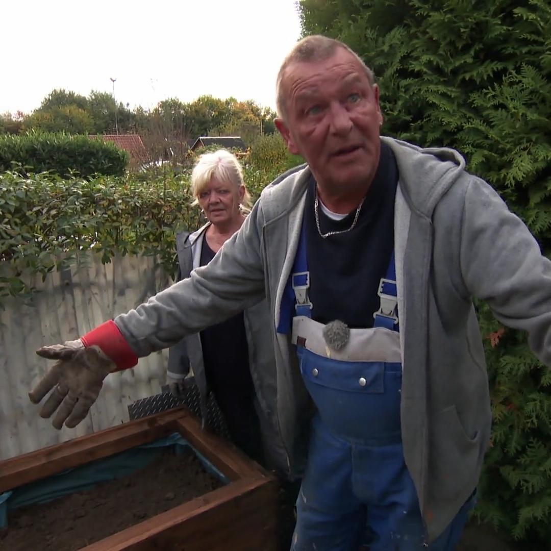 Ralle muss seine Hecke stutzen