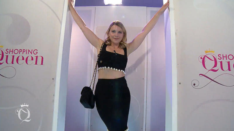Alesia zeigt Taille