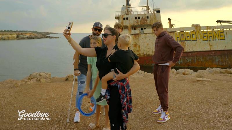 Influencer-Familie muss Videos drehen