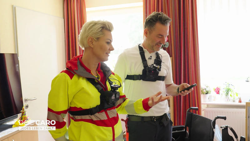 Caro ist begeistert von den Notfallsanitätern