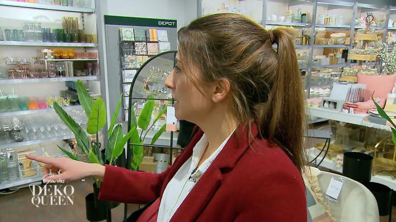 Mona shoppt heute mit persönlicher Assistenz