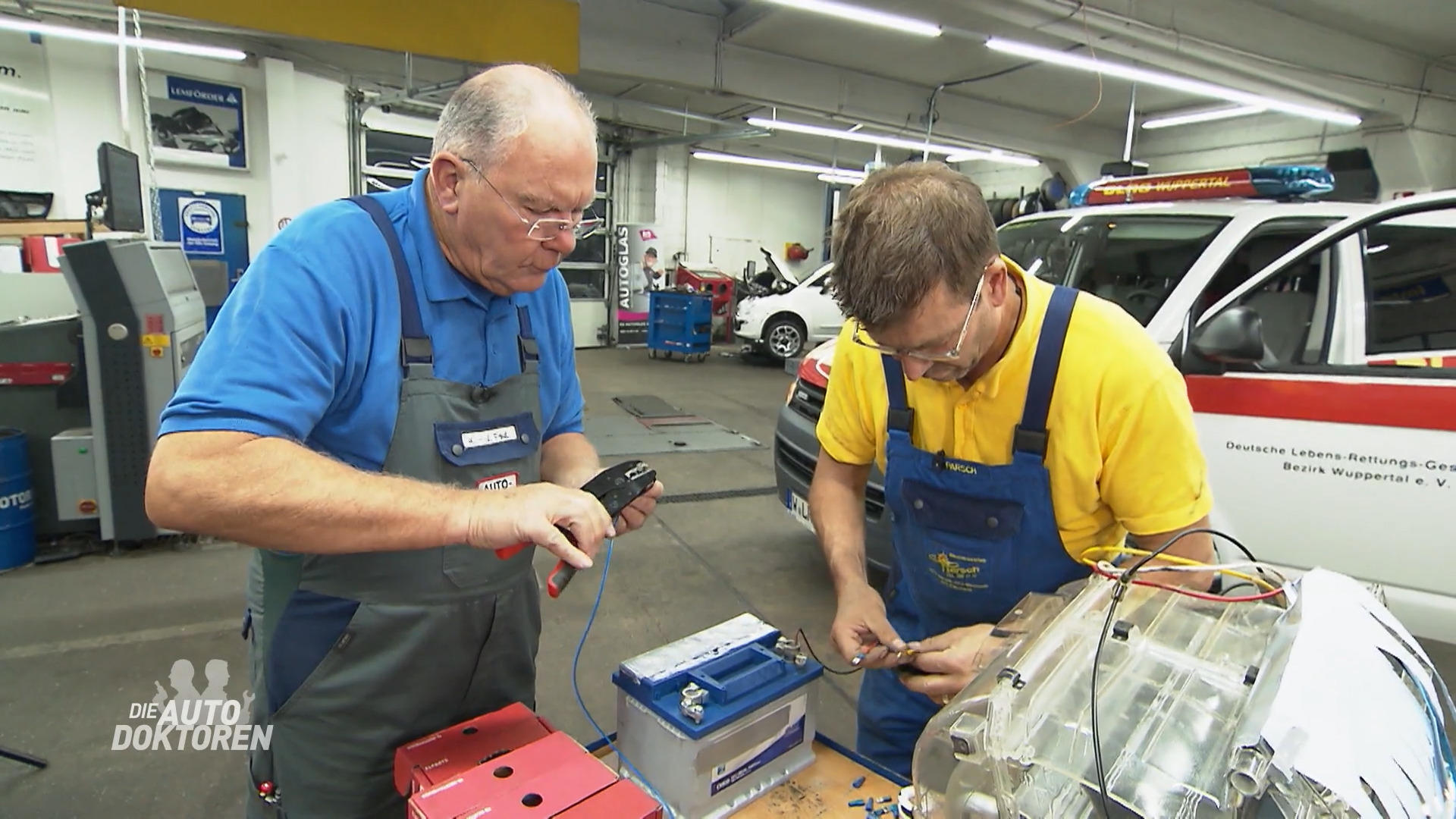 Ein Rettungsfahrzeug, das selbst Hilfe braucht