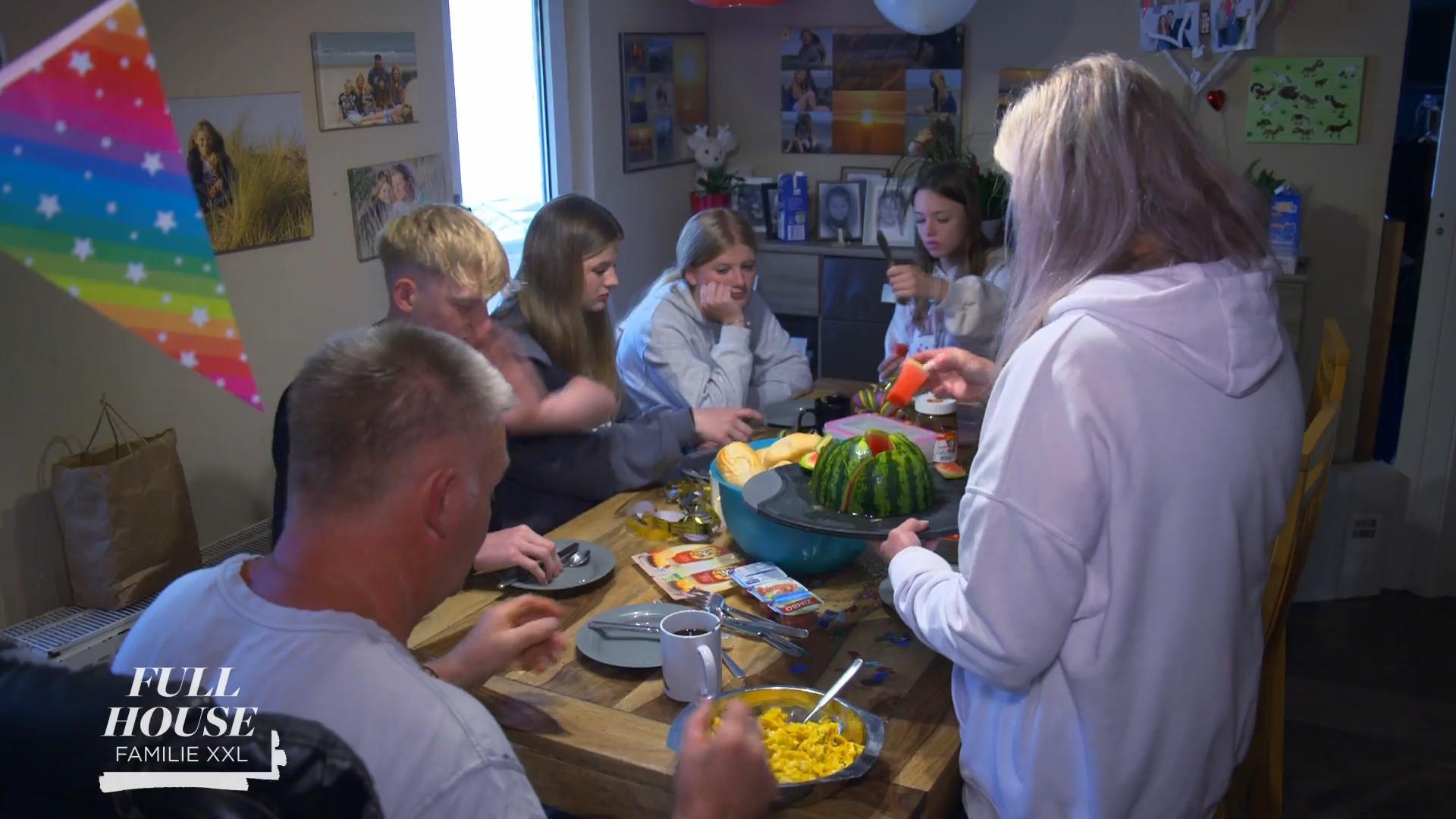 Geburtstags-Frühstück mit der ganzen Familie