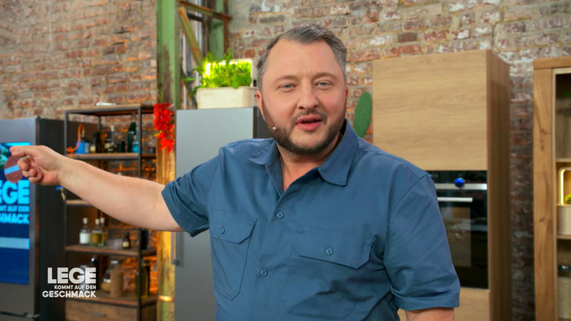 Lege hat einen großen Käsekuchen Plan