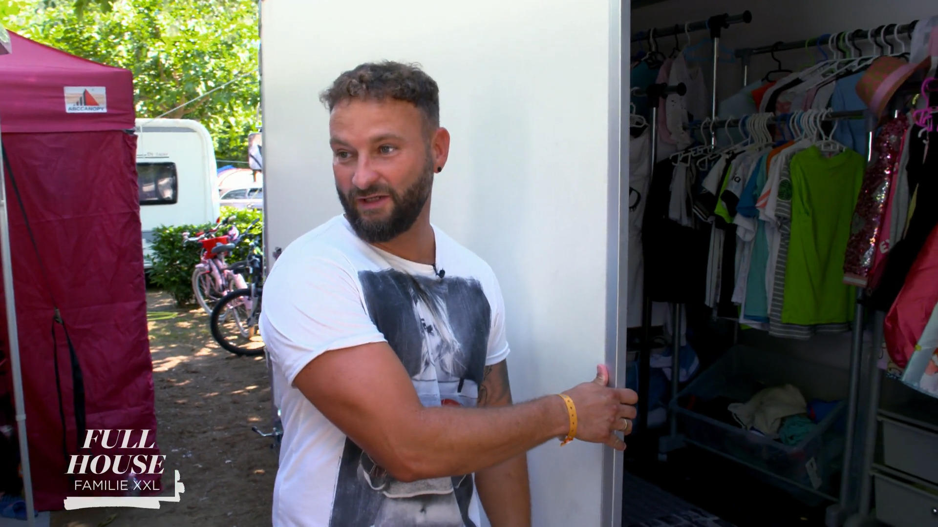 Aus dem Hänger wird ein Kleiderschrank