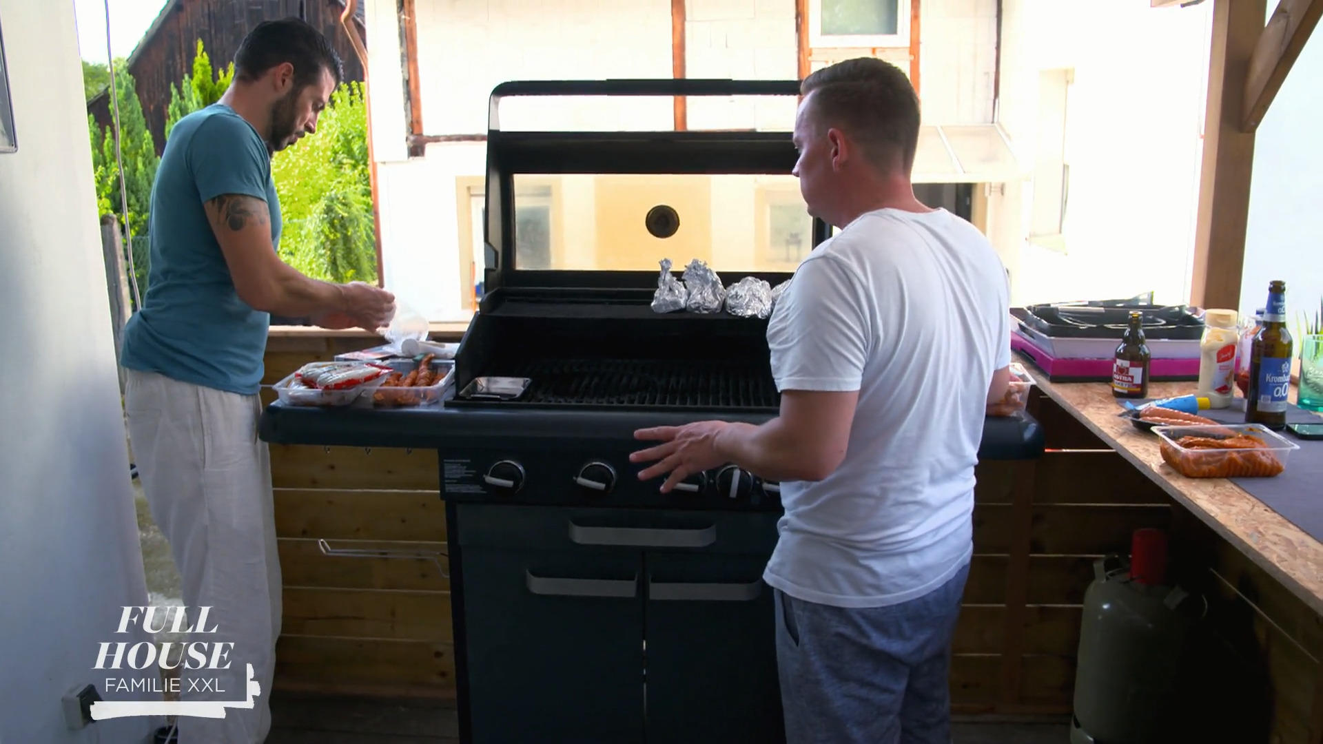 Ein großer Grill für das große Familiengrillen