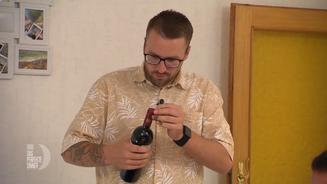 Tims Wein gibt´s erst nach dem Essen  