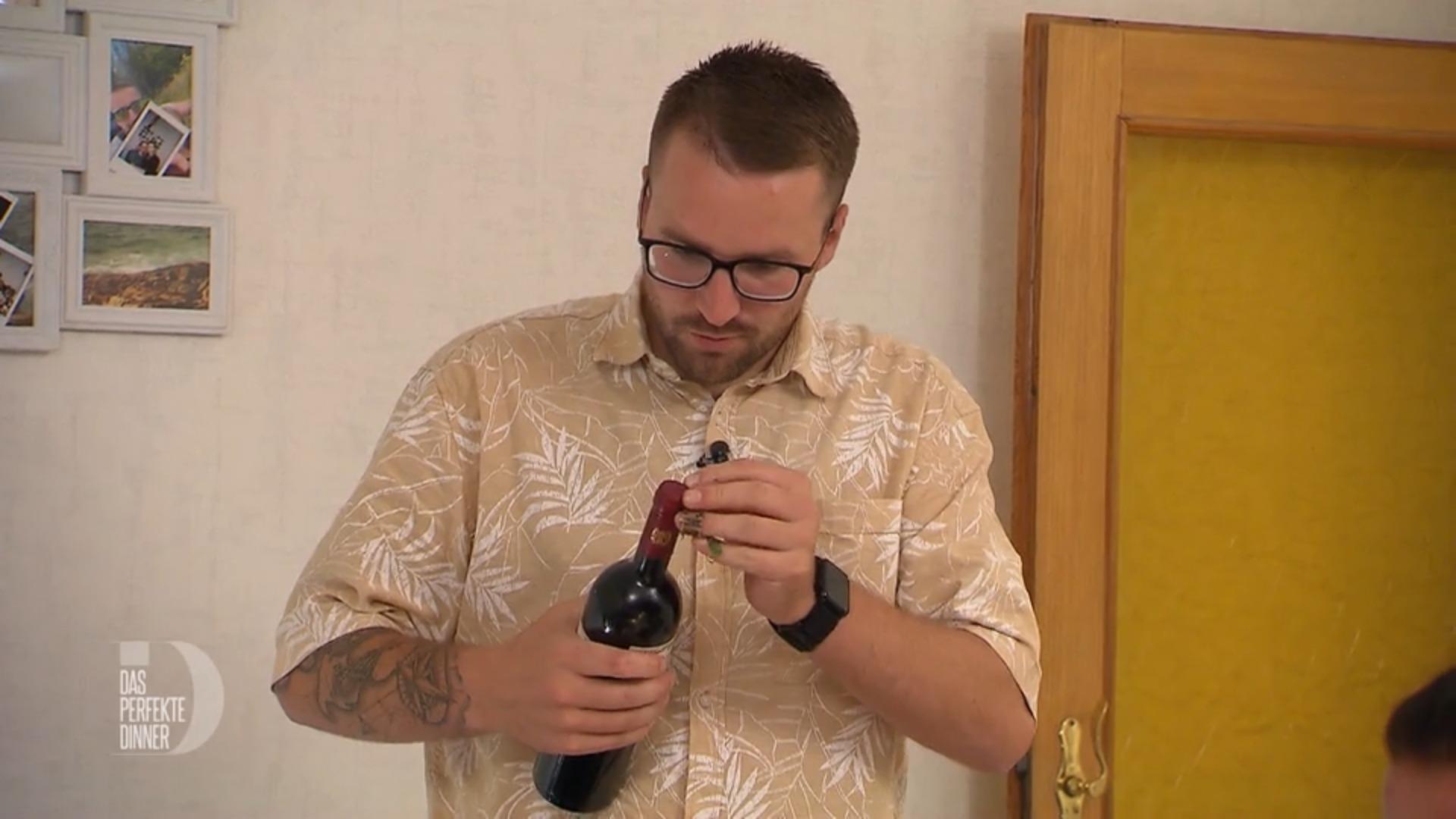 Zeitfalle Rotwein-Flasche-ö ffnen
