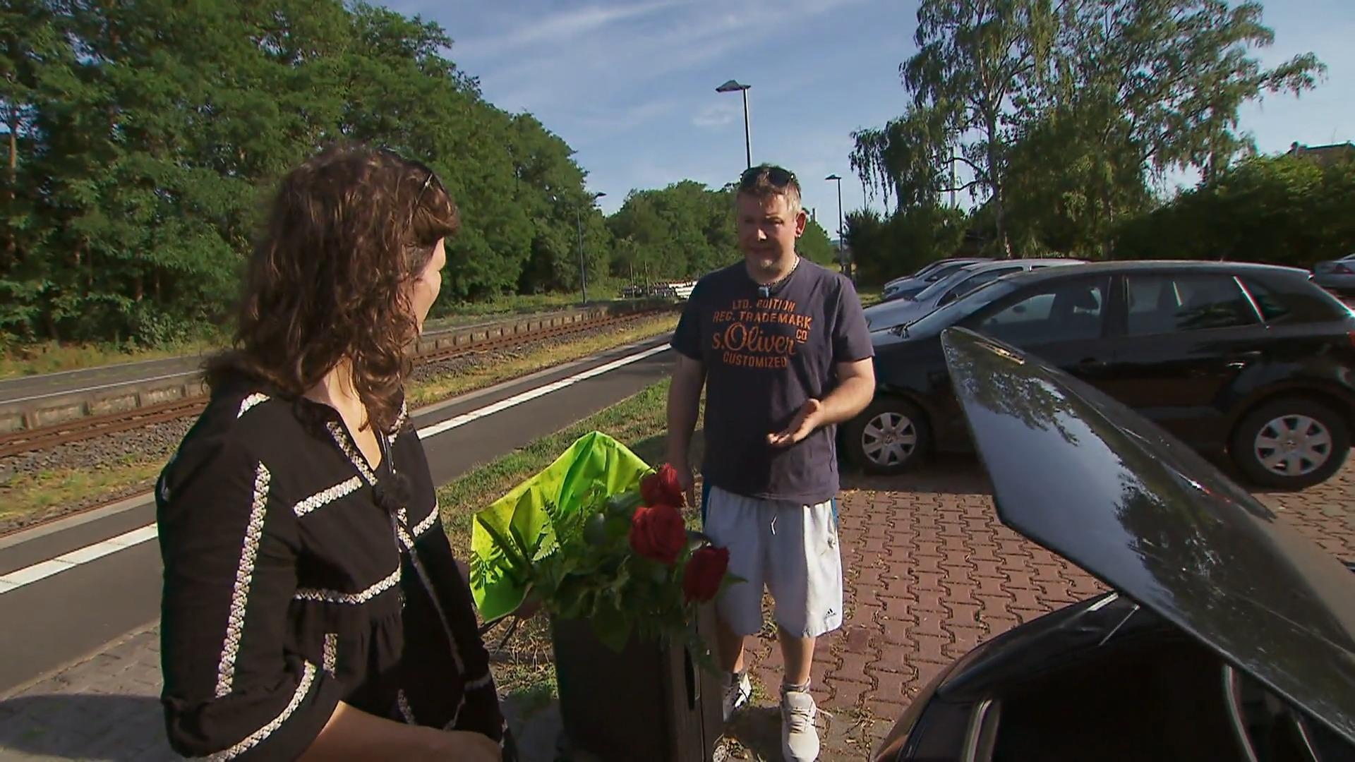 „Lamborghini-Bauer“ Steffen lässt Hofdame am Bahnhof sitzen