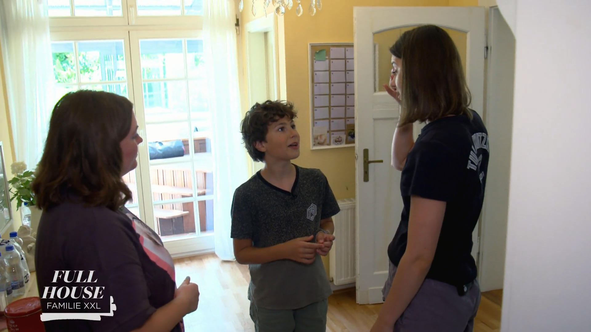 Großes Familienessen - Emmi hat alles im Griff