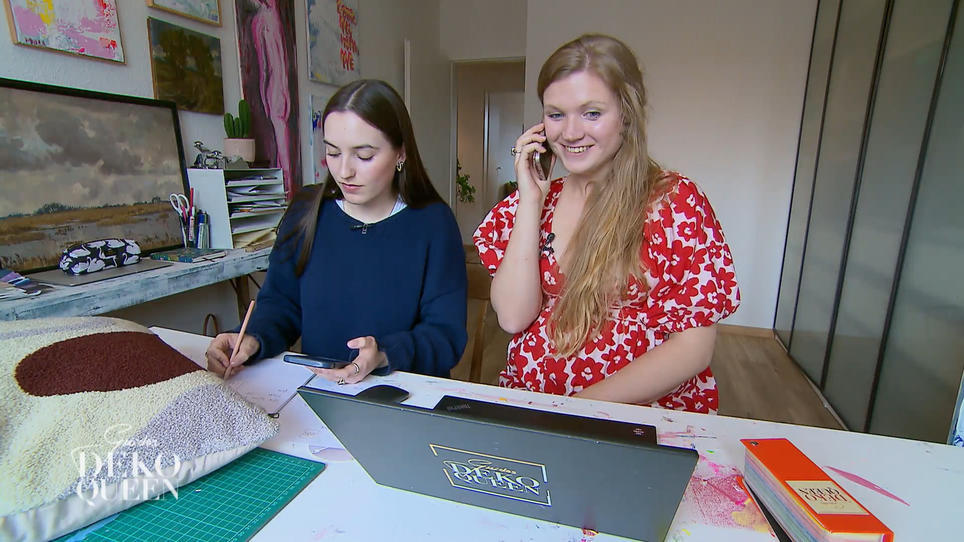 Mira bestellt schnell ein Bild bei einer Künstlerin