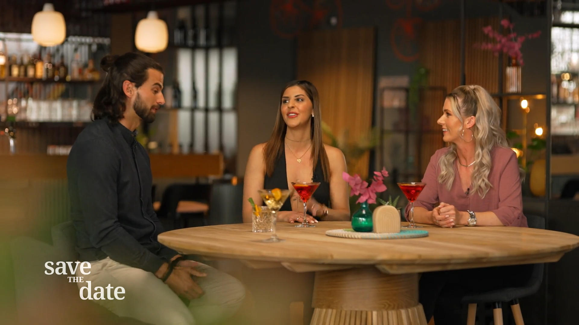 Janine, Laila und Daniel wollen heiraten - aber wen?