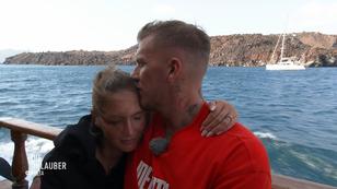 Jana und Moritz genießen einen romantischen Moment