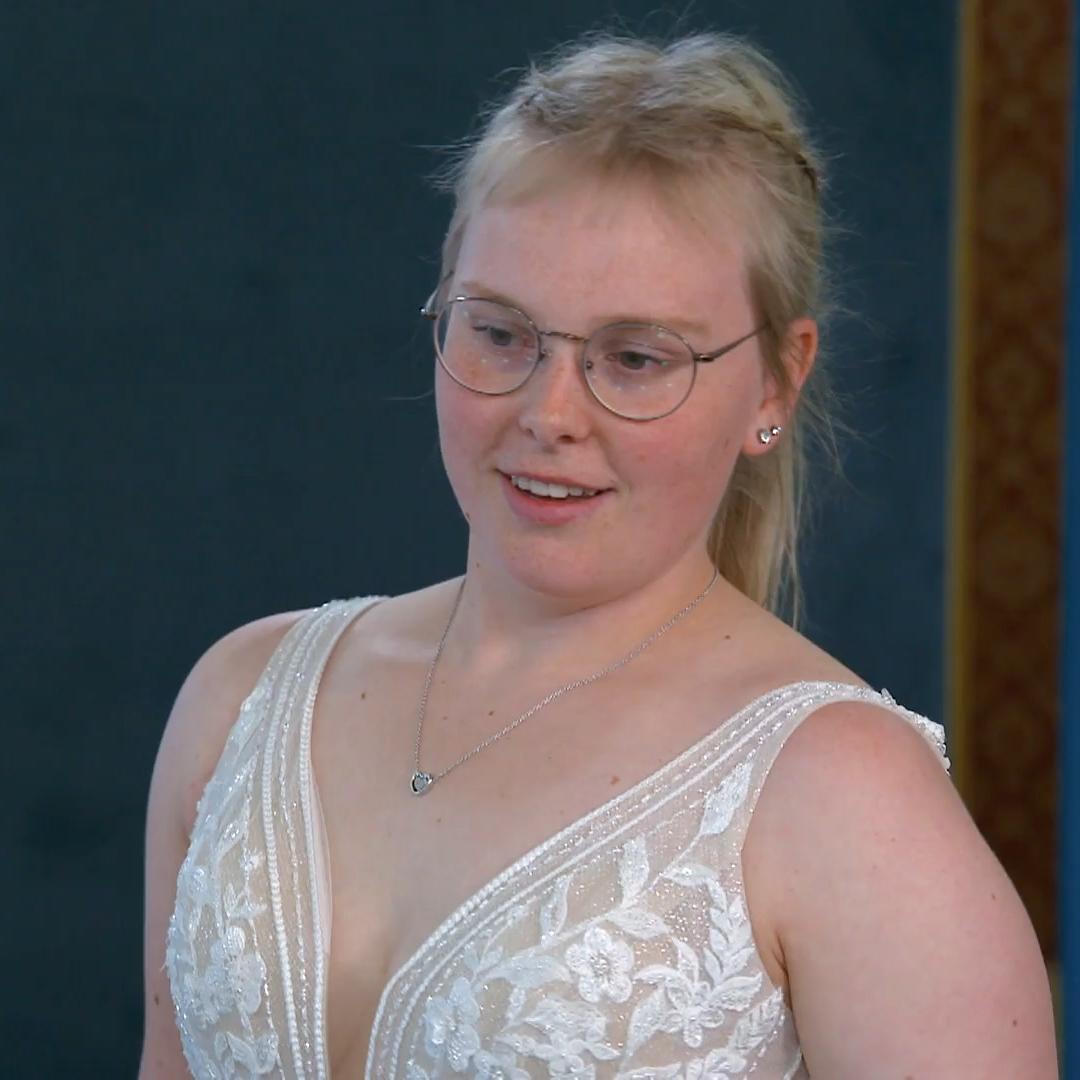 Ist Braut Lina nicht begeistert?