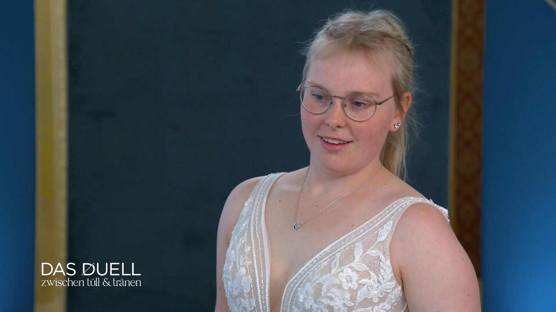 Ist Braut Lina nicht begeistert?