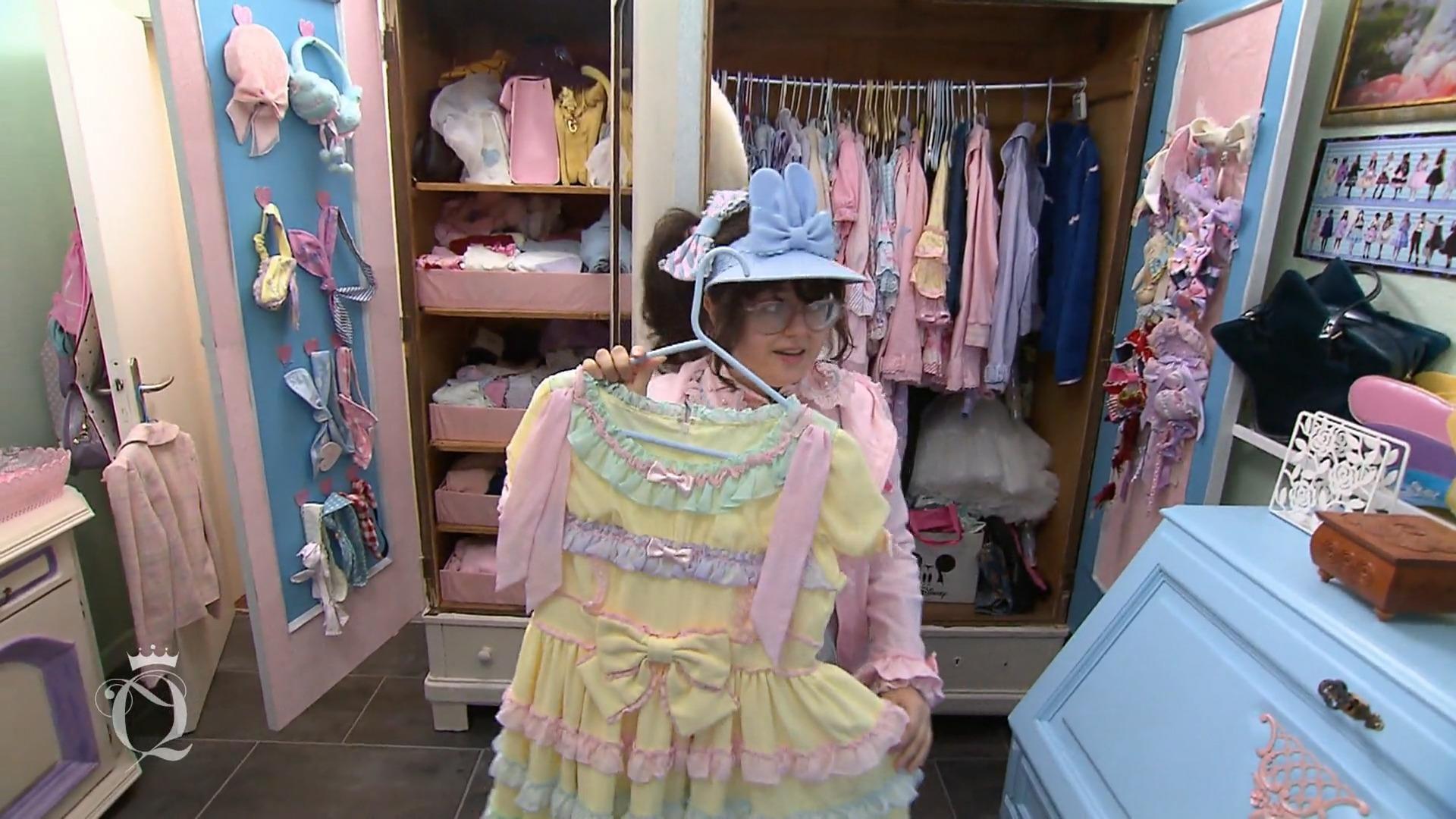 Eli kleidet sich gerne im Lolita-Stil