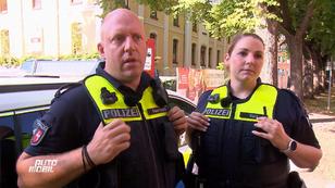 Handy am Steuer und illegales Fahren