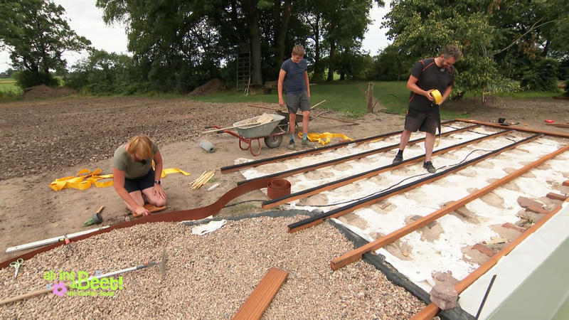 Viele Arbeitsstunden sind in den Schwimmteich geflossen