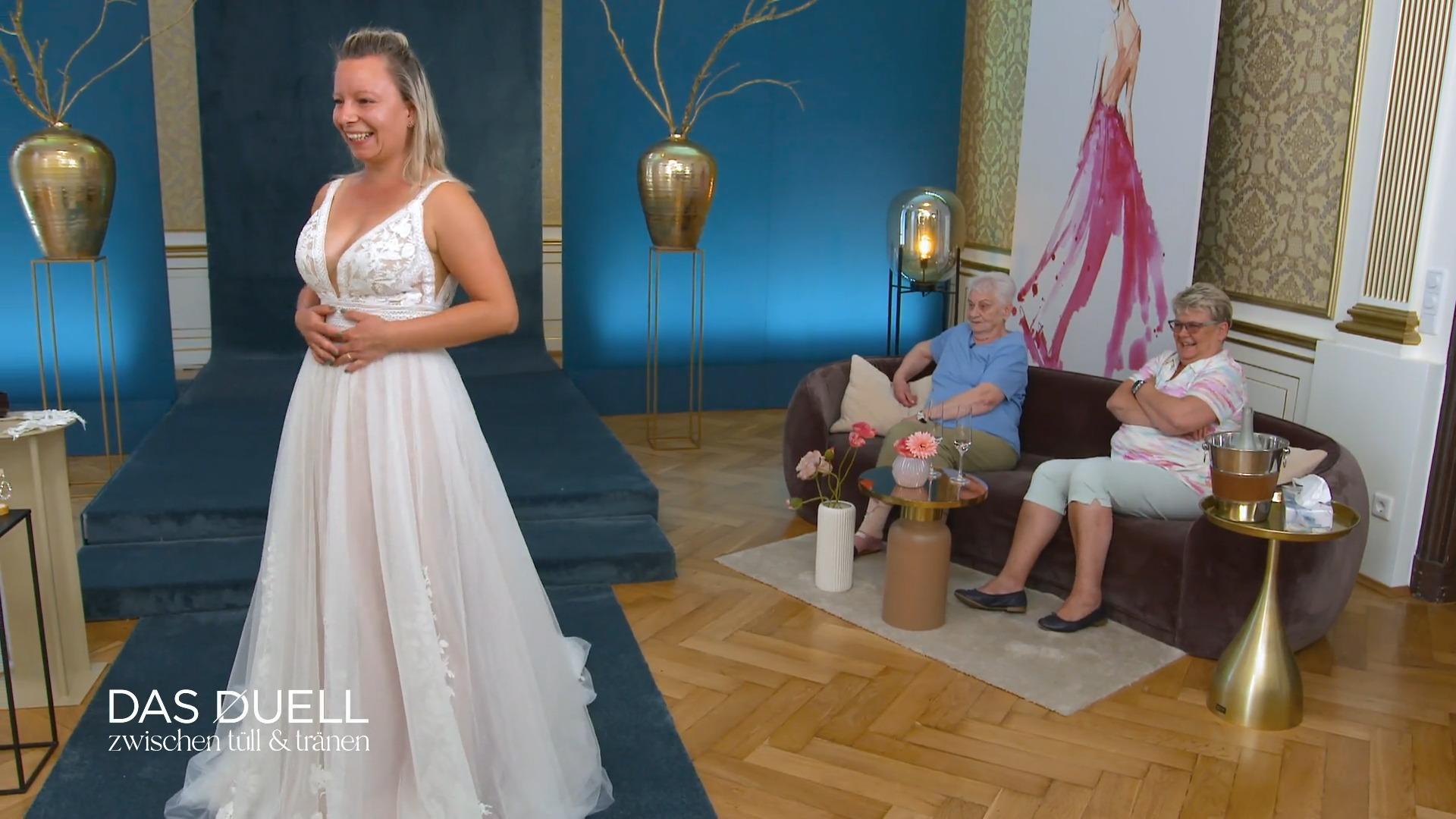 Sidonie und Ronja starten ihren ersten Versuch