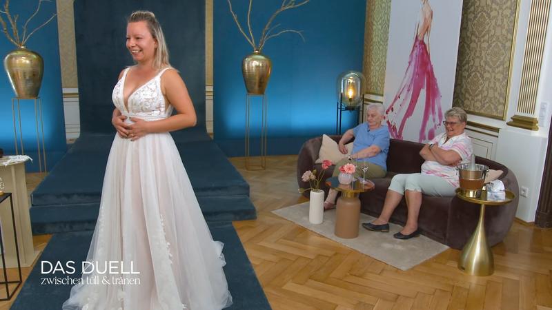 Sidonie und Ronja starten ihren ersten Versuch