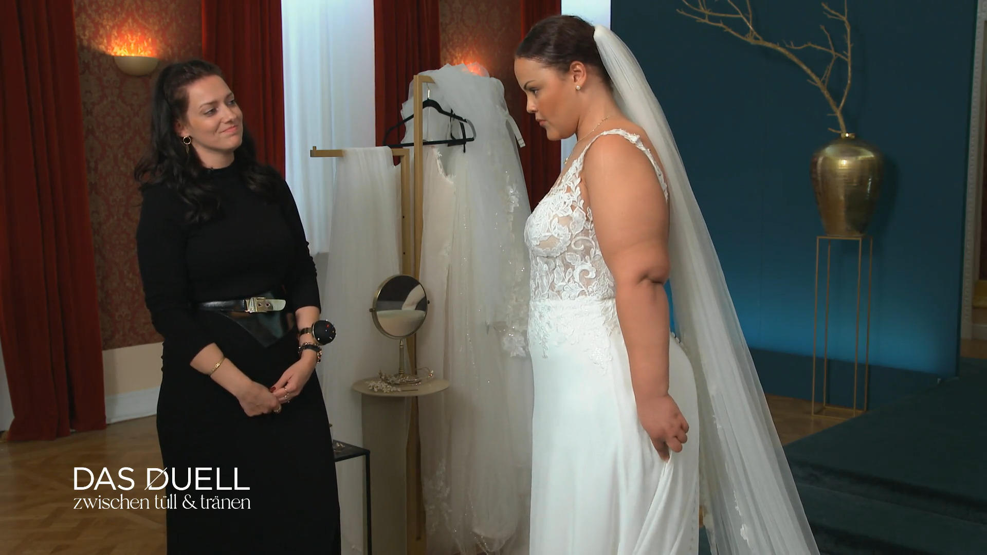 Elaine wagt einen neuen Stil beim letzten Kleid