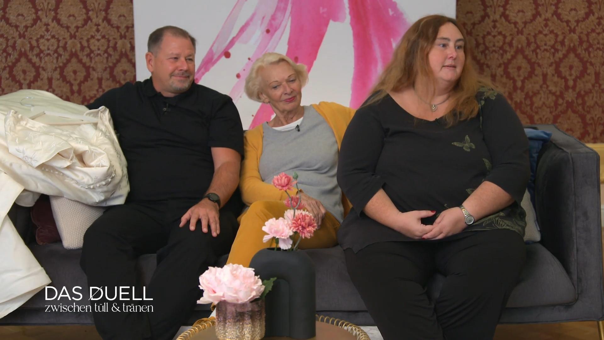 Braut hat ein Kleid mit dabei