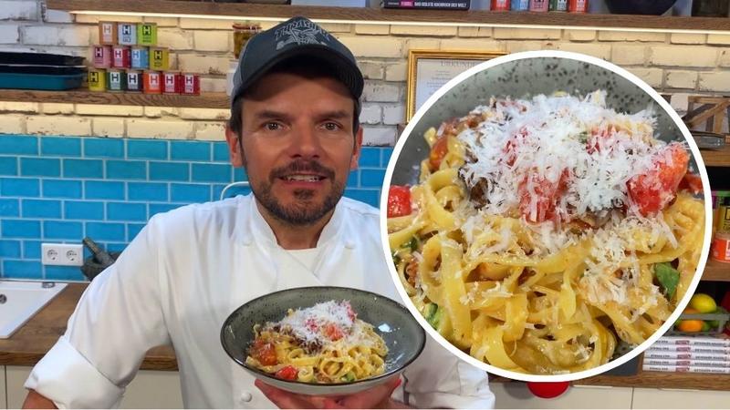 Bandnudeln mit Tomaten „alla Carbonara“