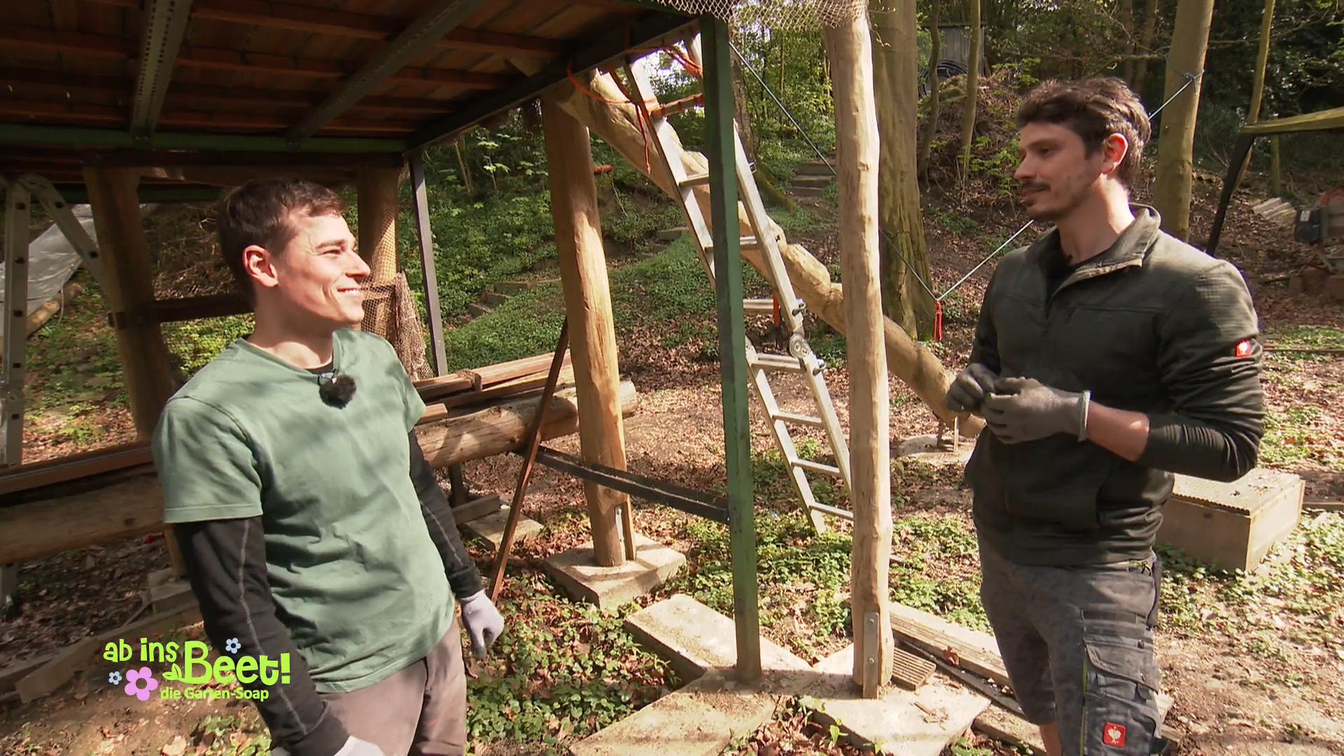 Eine Rutsche für den Kletterpark