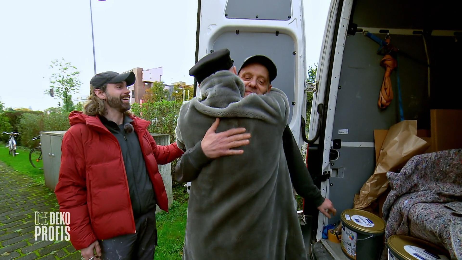 Rolf und sein Team fangen mit der Arbeit an