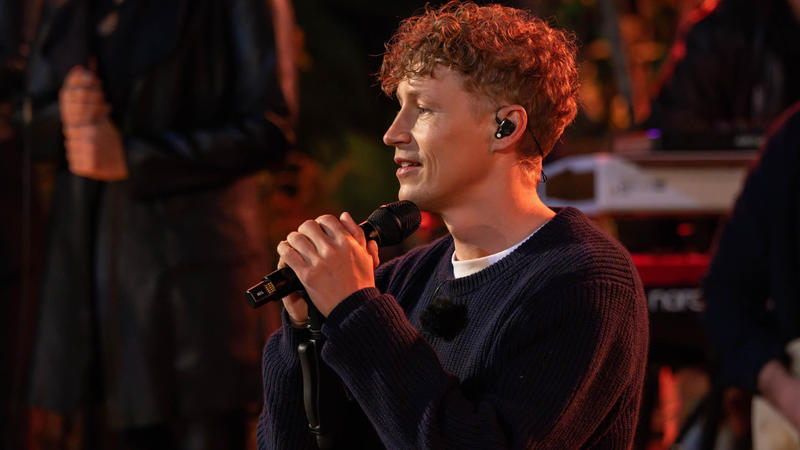 Tim Bendzko nähert sich dem Song auf ganz eigene Weise