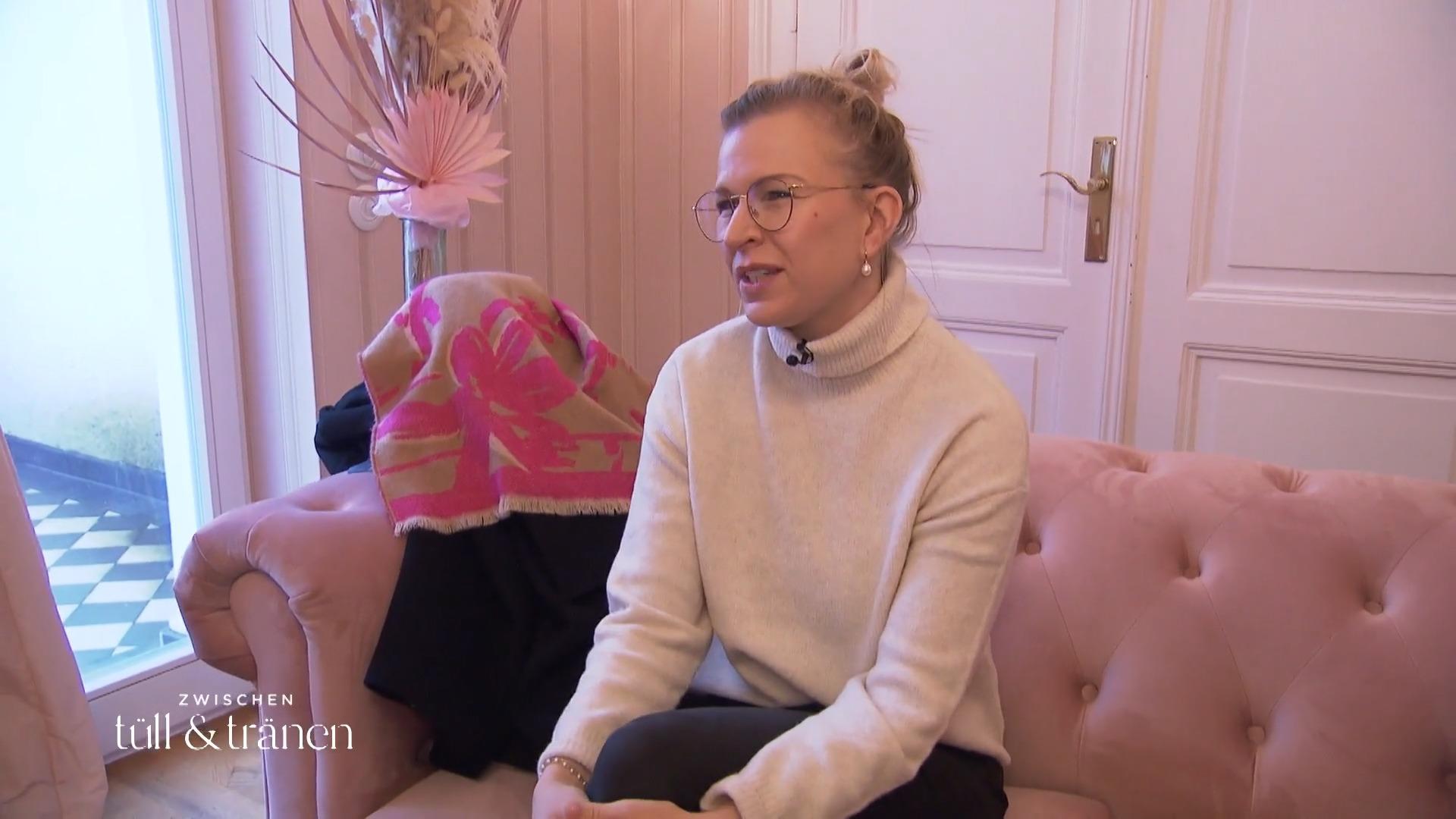 Nicole freut sich auf die Anprobe