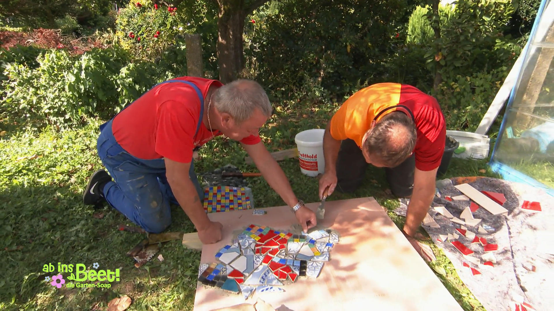 Mit Mosaik kleben kann Ralle wenig anfangen