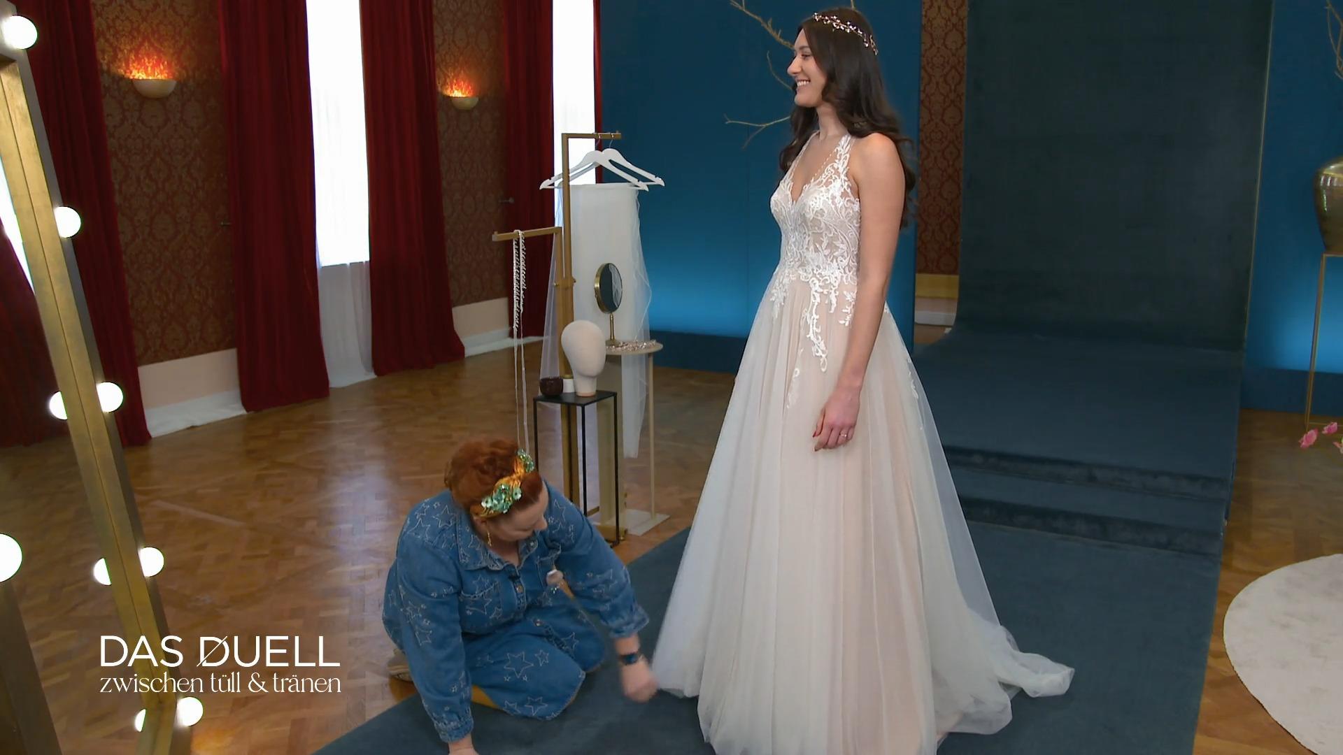 Janas letztes Kleid hat viel Volumen