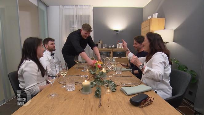 Leon zieht's durch - Dino-Nuggets zum Hauptgang