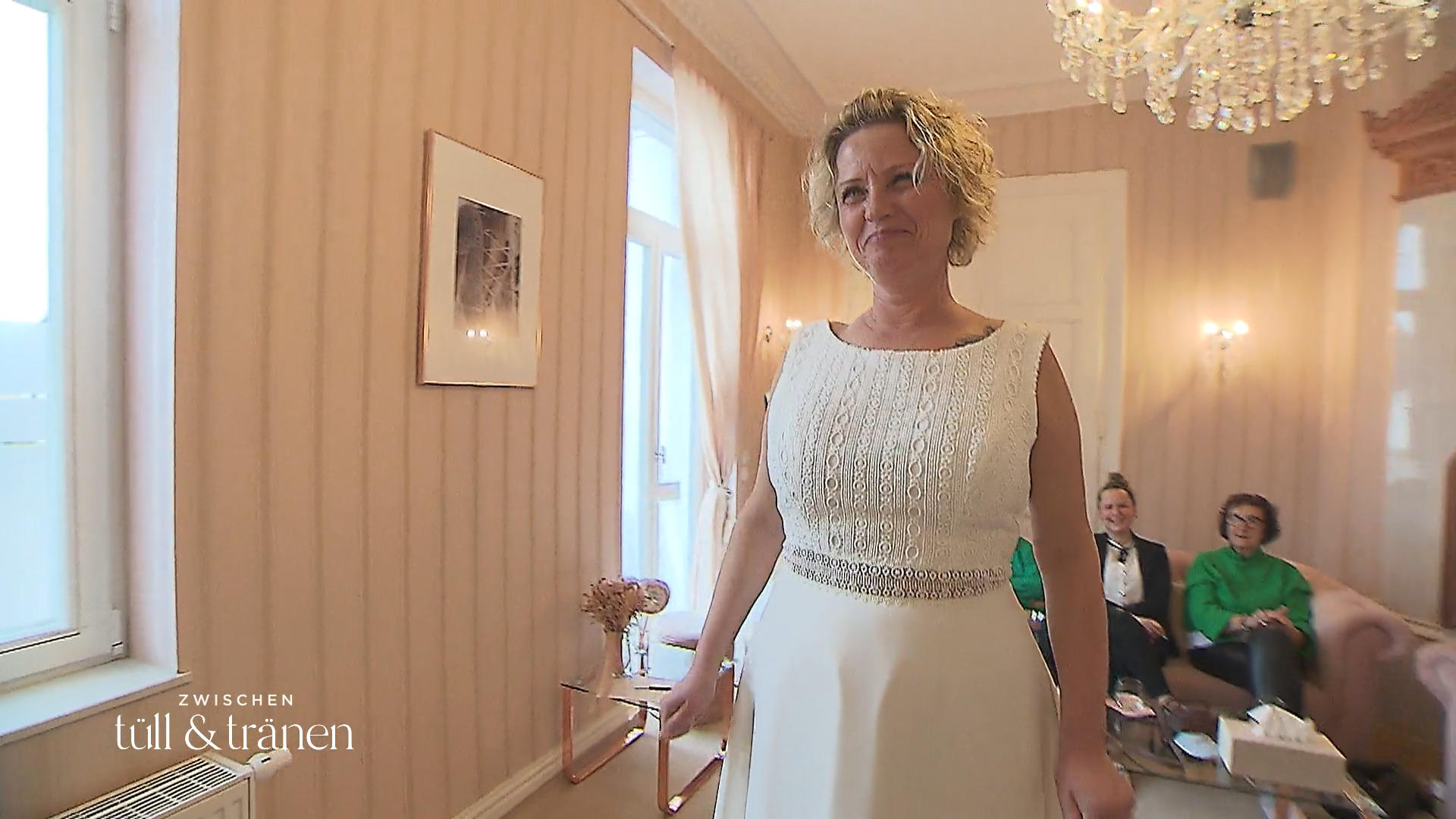 Wird es doch ein schlichtes Kleid?
