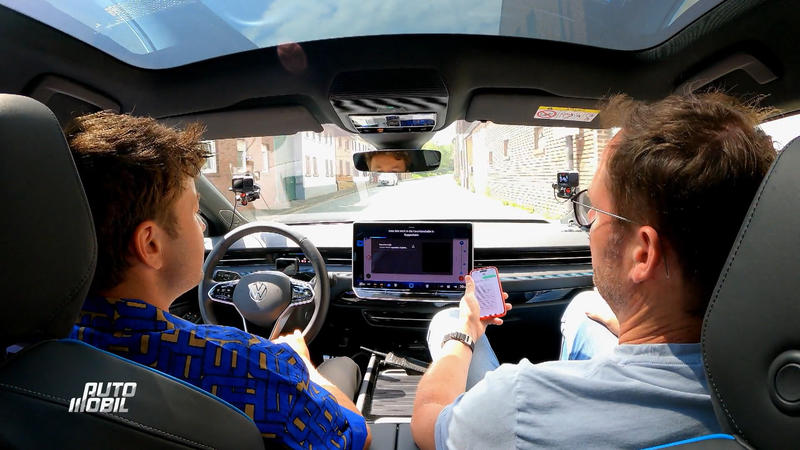 Alex und Martin testen: wie arbeiten KI-Sprachsysteme