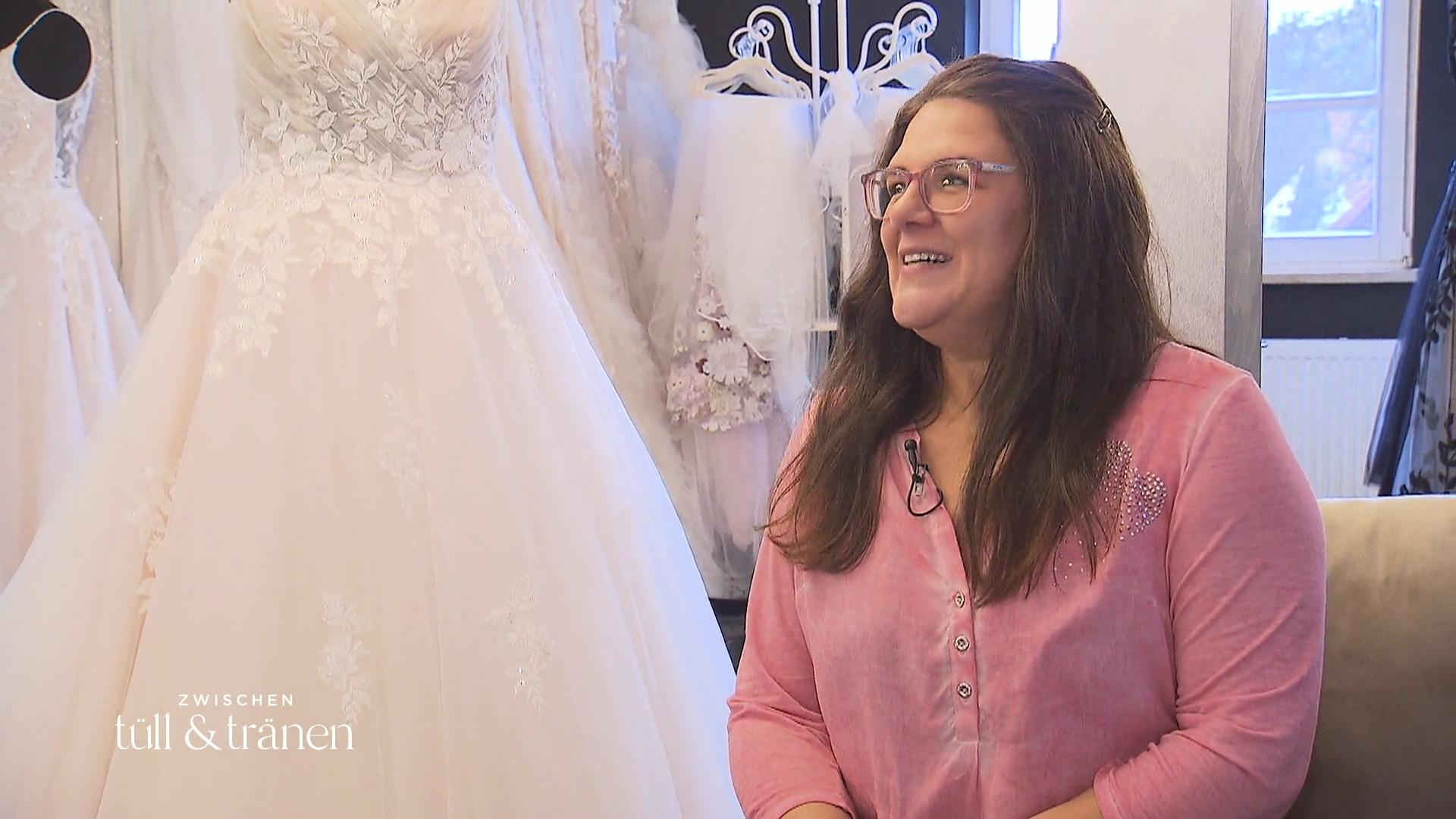 Daniela hat sich in ein Kleid verliebt