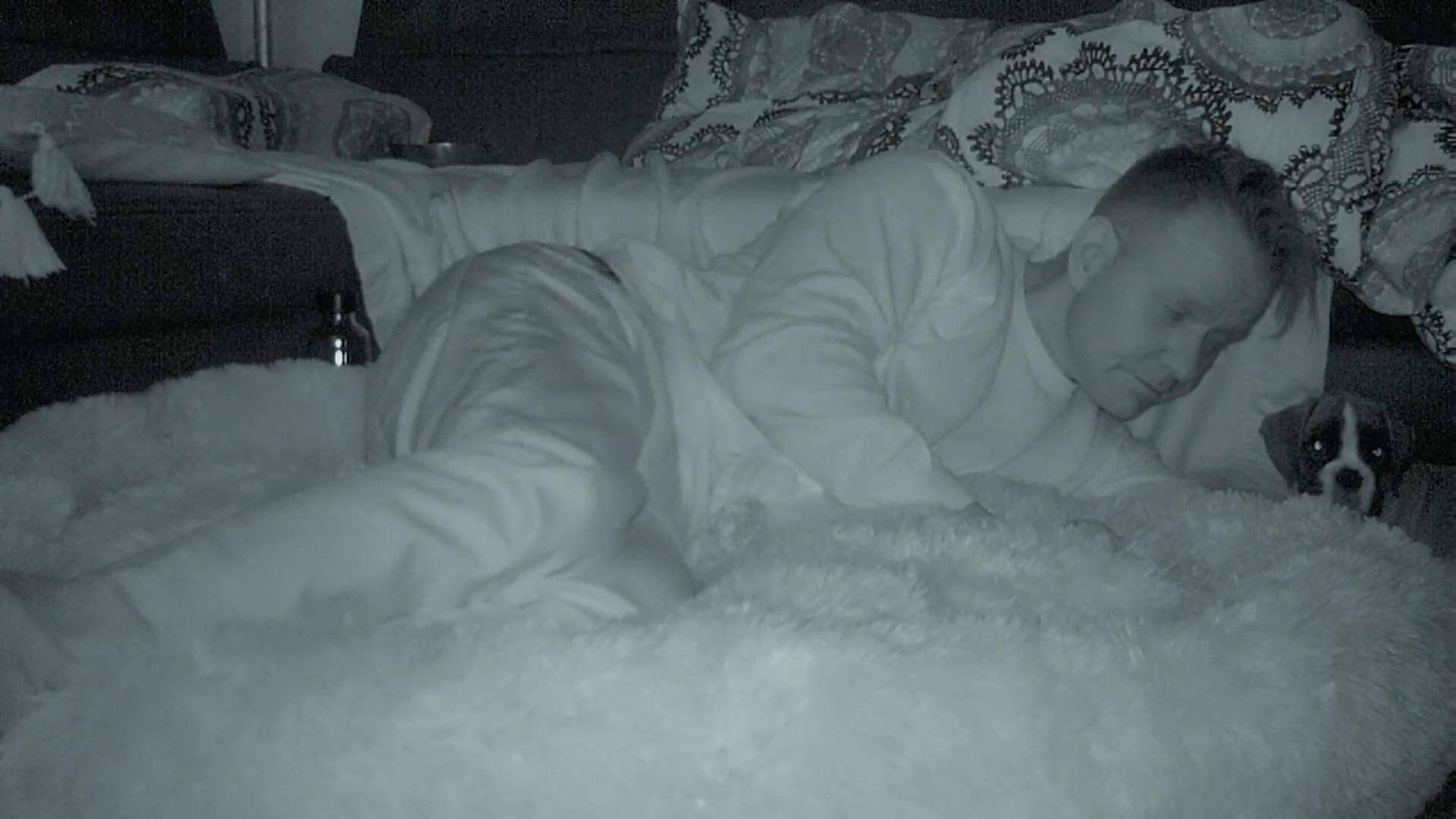 Eine lange Nacht auf dem Sofa