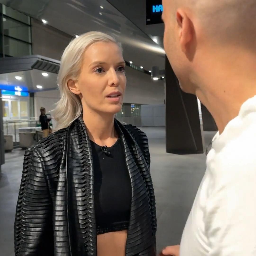 Oksana möchte eine Musikkarriere starten