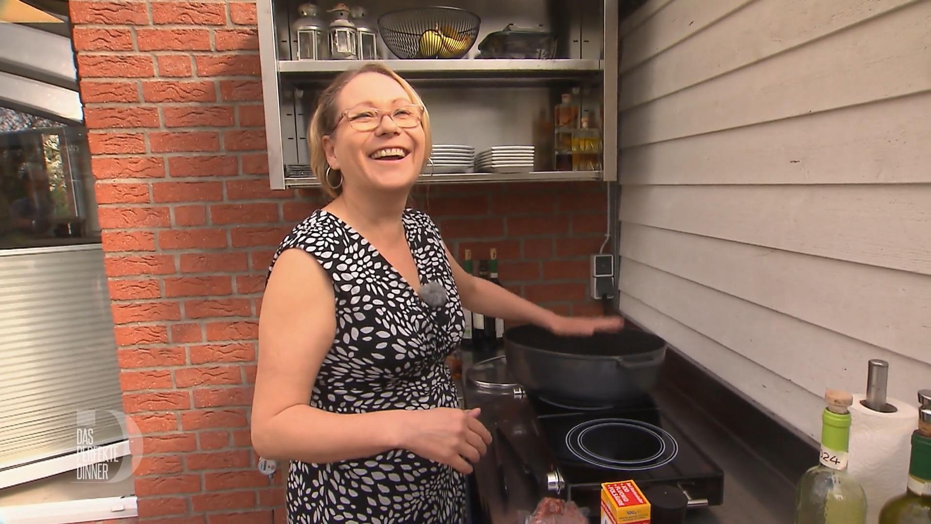 Lässt Katja sich beim Kochen ablenken?