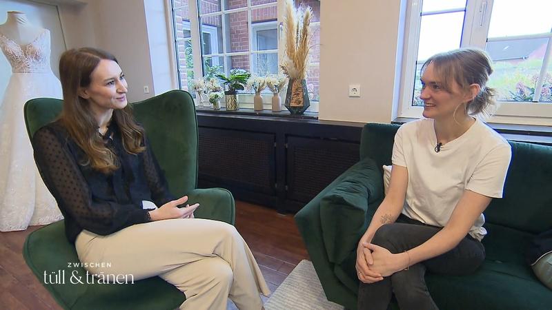 Helena und Erika kennen sich aus der Schulzeit