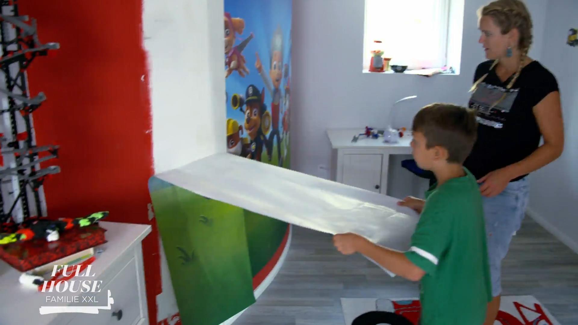 Die Kindertapete muss weg!