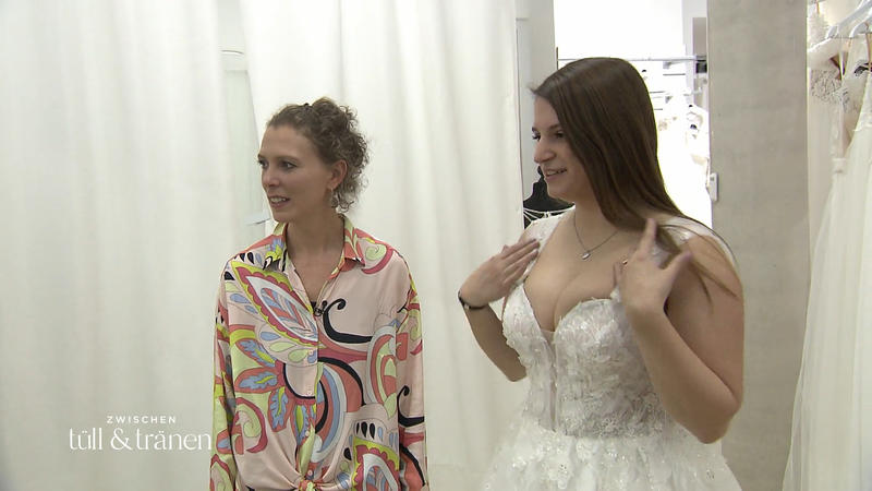 Kleid Nummer 1 ist "okay"
