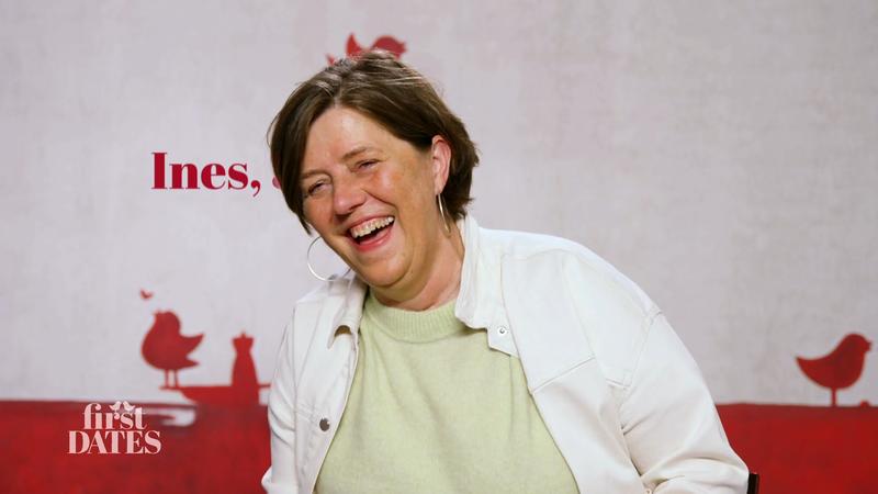 Roland bringt Ines zum Lachen