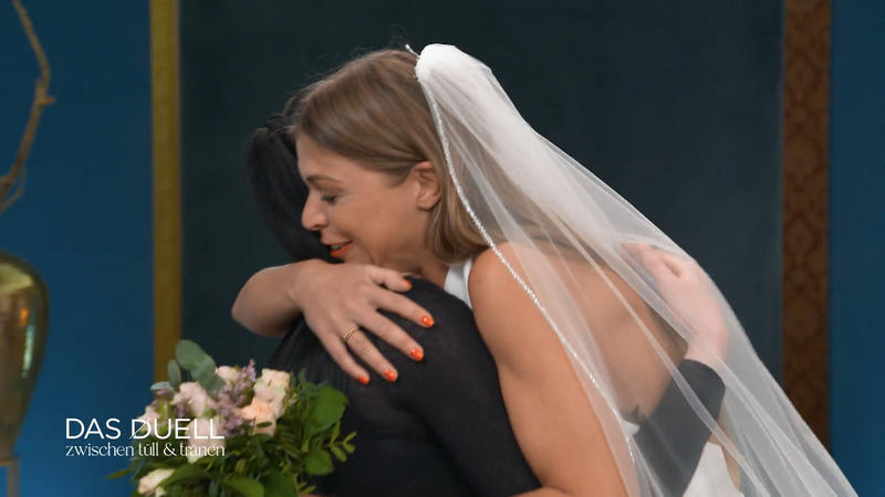 Bei diesem Kleid kommen Braut Jennifer die Tränen