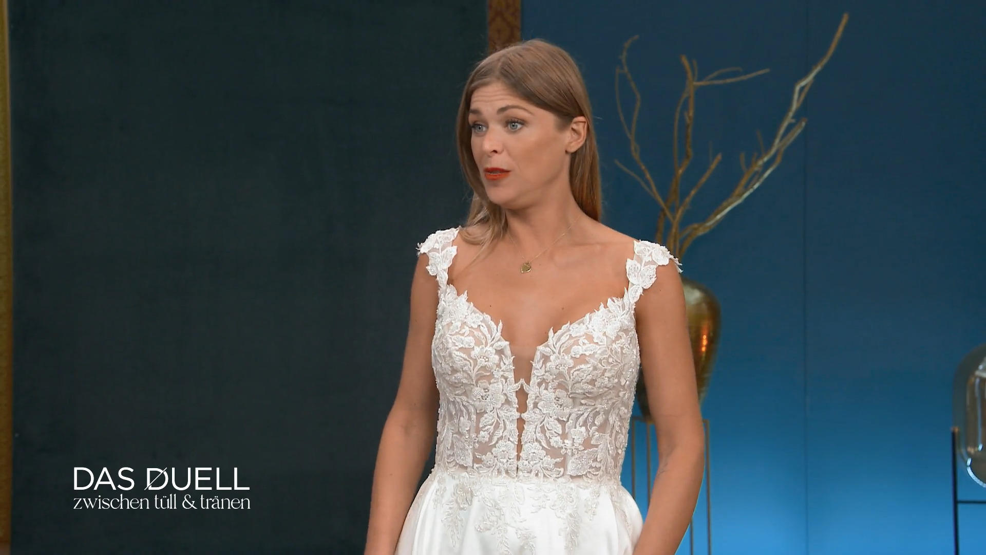Jennifer Braun bekommt ein All-in-One Kleid