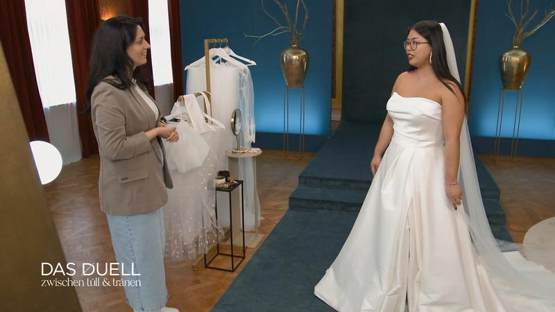 Die Tränen fließen direkt beim ersten Kleid