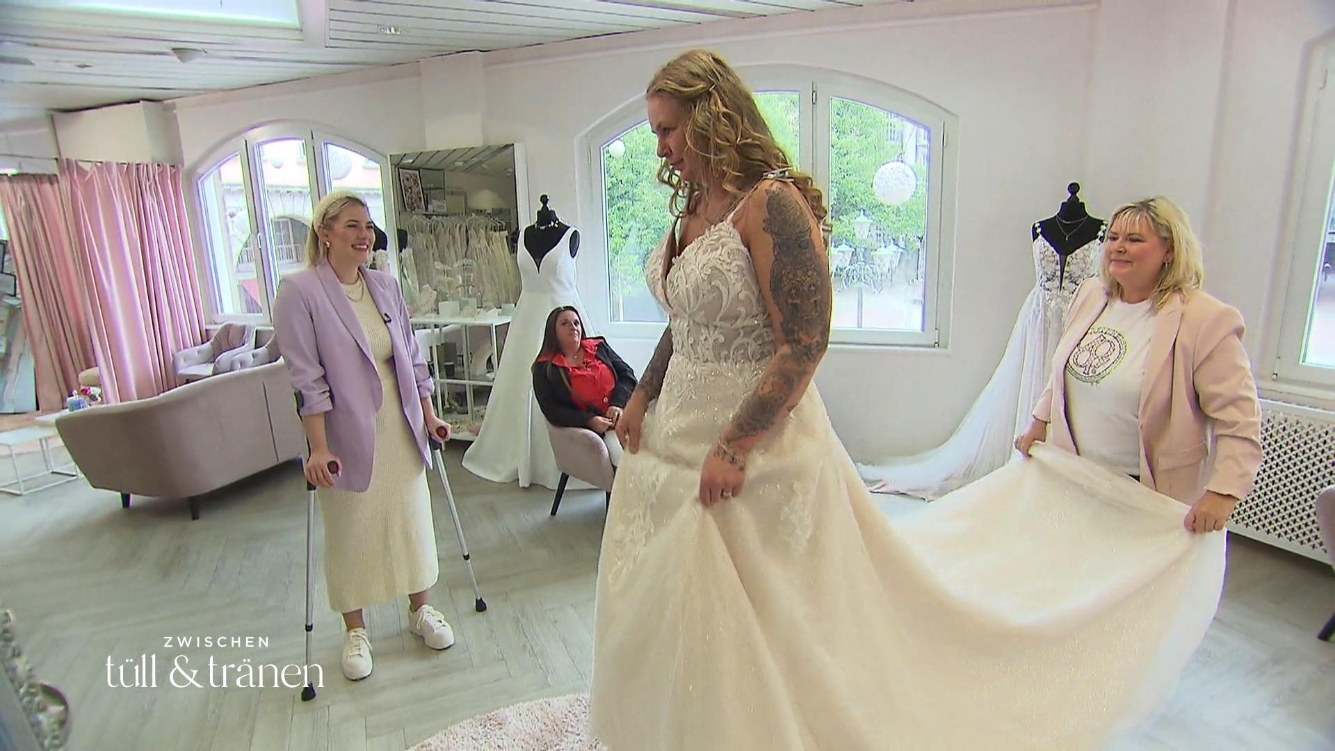 Was hält sie vom Favoritenkleid?