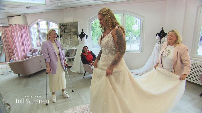Was hält sie vom Favoritenkleid?